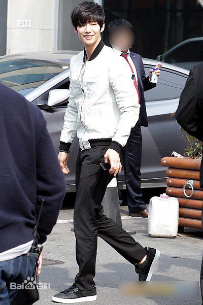 http://www.119127.cn/pics/star/pic/49bb1feba774d1c7568cf16ac8b0a161.jpg