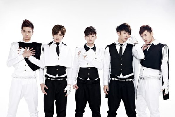 http://www.119127.cn/pics/star/pic/4bae/bc36978e6617c2f4170ee61dd3a2.jpg