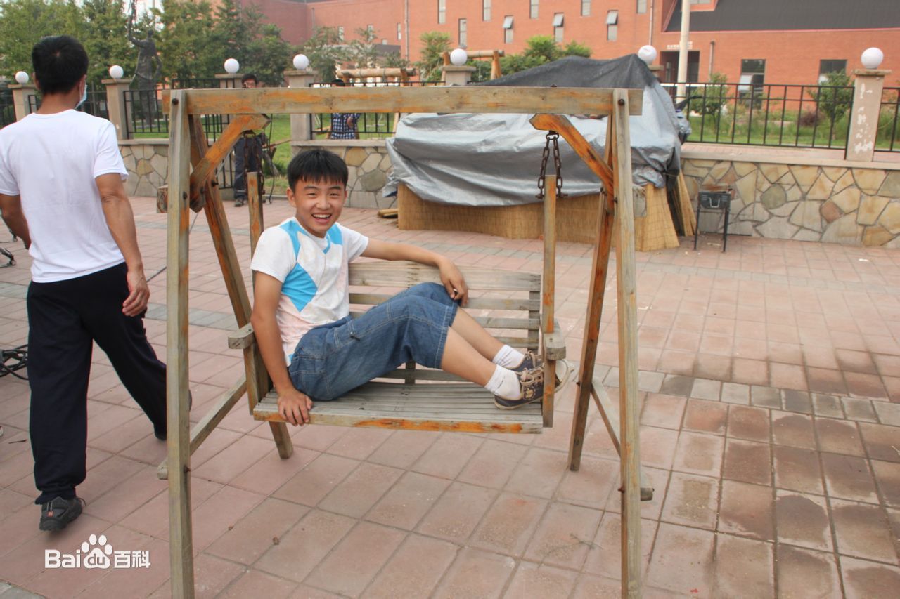 http://www.119127.cn/pics/star/pic/4dcc2cfed767a6fa3cc054e1a677893a.jpg