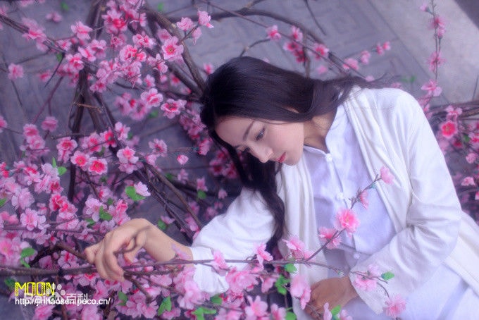 http://www.119127.cn/pics/star/pic/506930c2d58f3b9cb334f8b06277bdb6.jpg