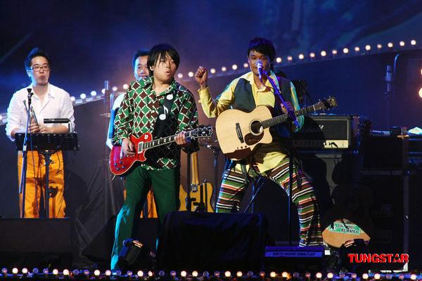 http://www.119127.cn/pics/star/pic/50f7319f49a5a2d9ddea07ef8205802c.jpg