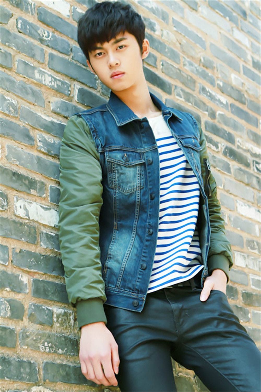 http://www.119127.cn/pics/star/pic/52e2/452ee93d6dcbdbfd37ef752fecaf.jpg