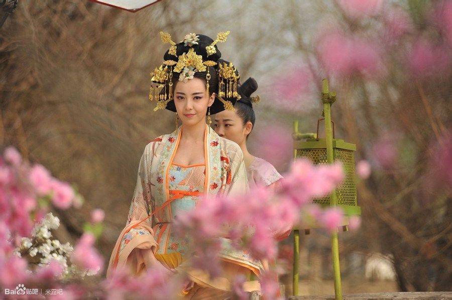 http://www.119127.cn/pics/star/pic/60a1525a690cce8748fb23021324936a.jpg