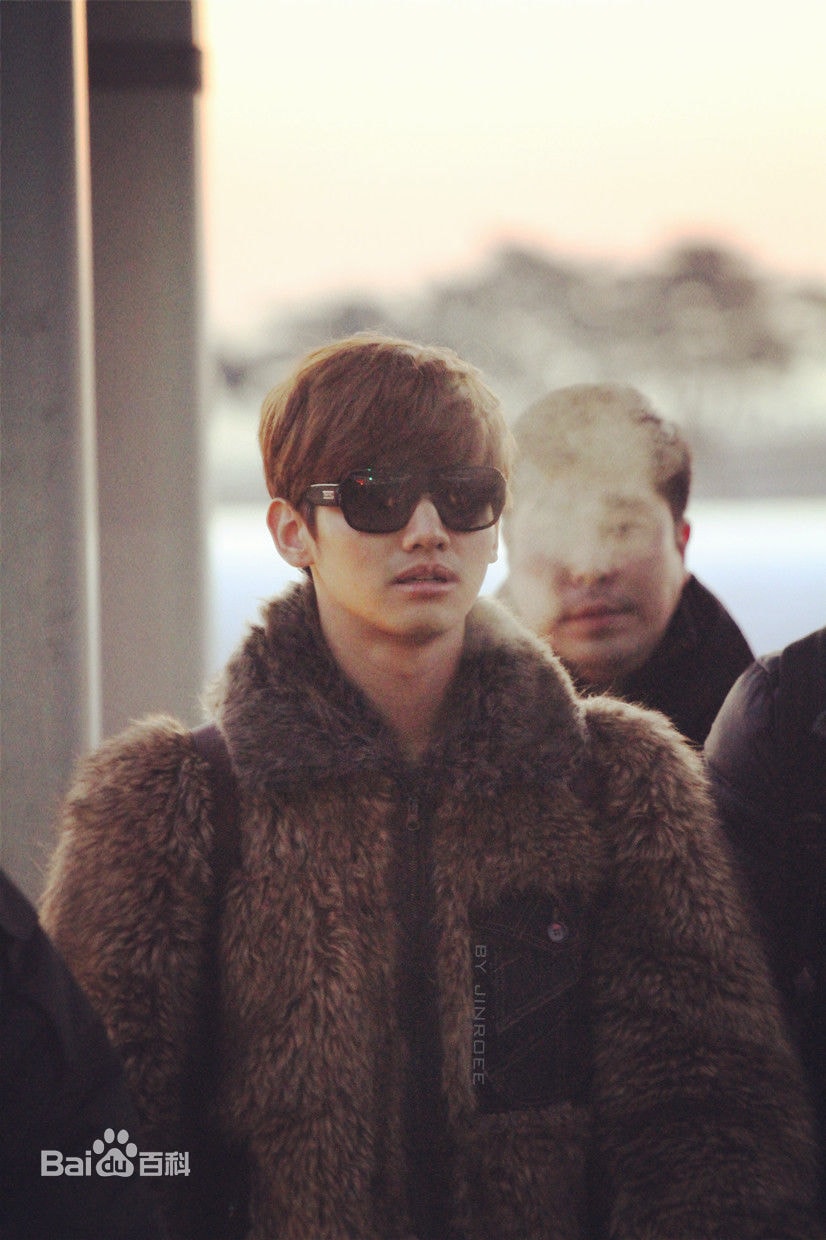 http://www.119127.cn/pics/star/pic/6216f7ed6f5525b12d5862fe98c0e0ea.jpg