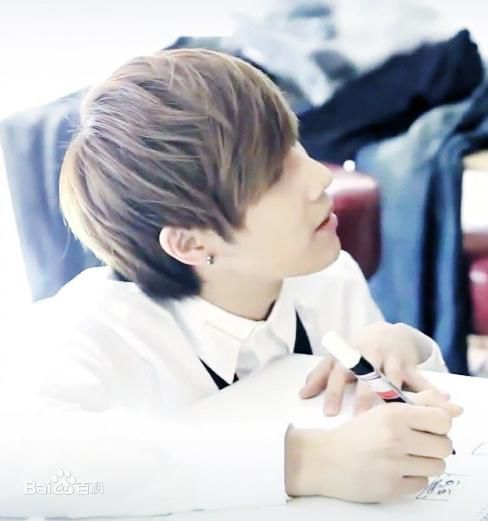 http://www.119127.cn/pics/star/pic/73698415e5352f8a24486a52f4077a86.jpg