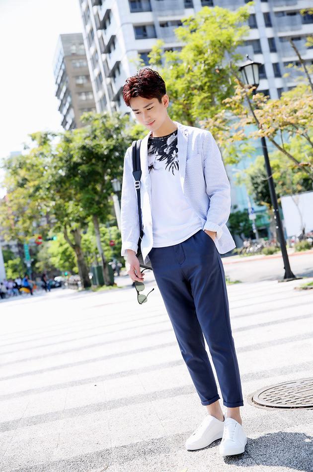 http://www.119127.cn/pics/star/pic/74886f08dcaa975314bb5b999e39630a.jpg