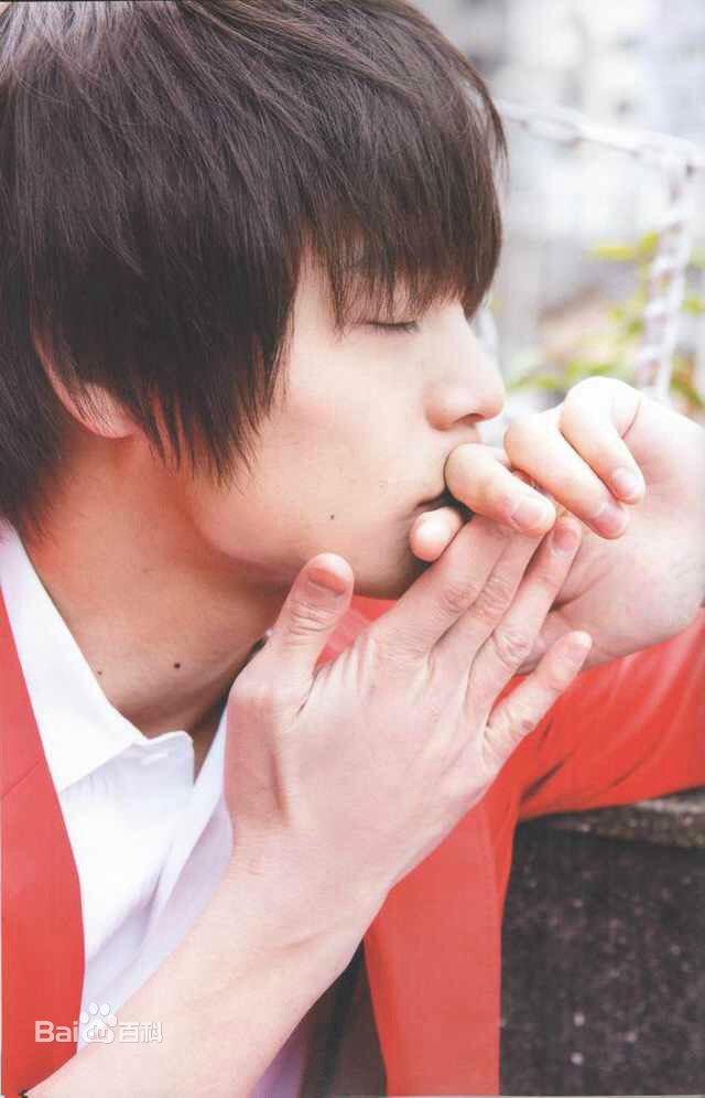 http://www.119127.cn/pics/star/pic/77990edeedeeee3da215d3b1c4b41a43.jpg