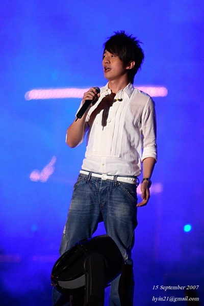 http://www.119127.cn/pics/star/pic/779fb4cf95ab9348e4bf49a5ac8cf955.jpg