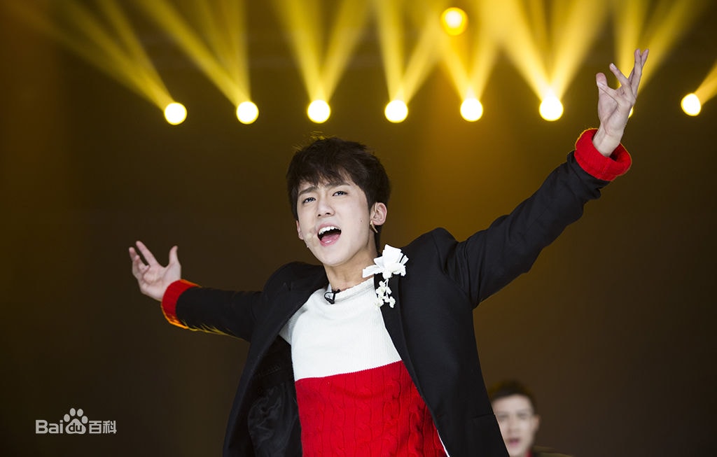 http://www.119127.cn/pics/star/pic/79d5f10b7aaef45ee5fb164622fa5b32.jpg