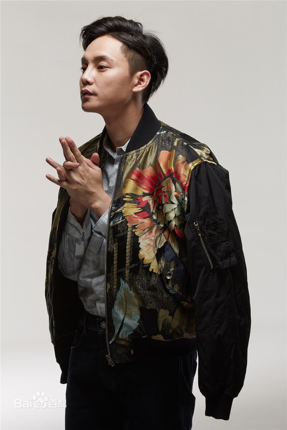 http://www.119127.cn/pics/star/pic/79e0e3625641715eaa133da59d2dc66c.jpg
