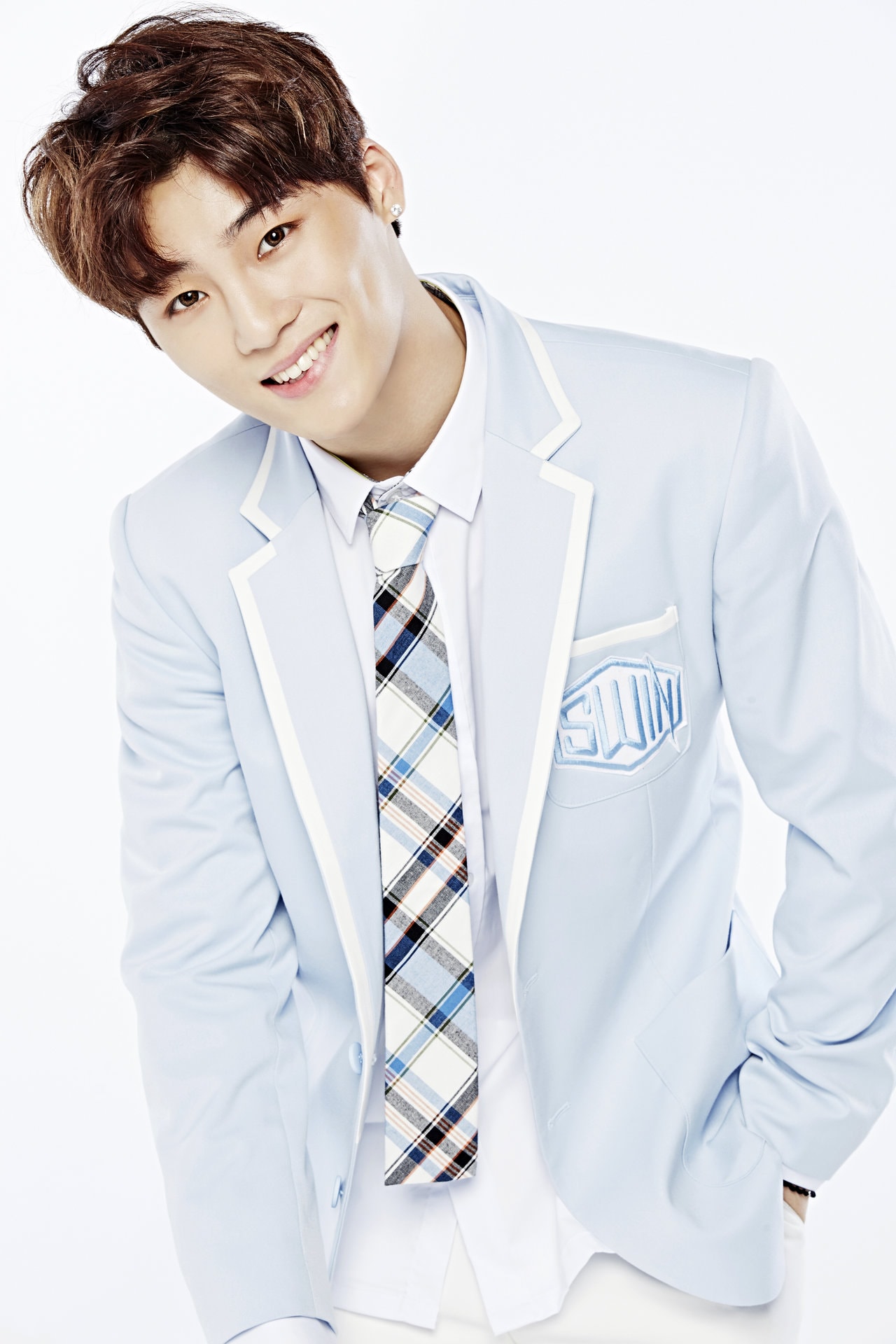 http://www.119127.cn/pics/star/pic/7a83f56f28a22354ddee41bb89b6ac91.jpg