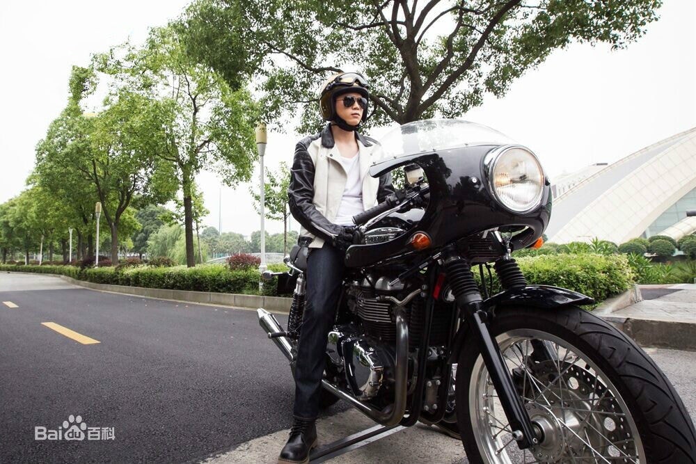 http://www.119127.cn/pics/star/pic/7b50b5989d9282d76e1902db6de9e9df.jpg