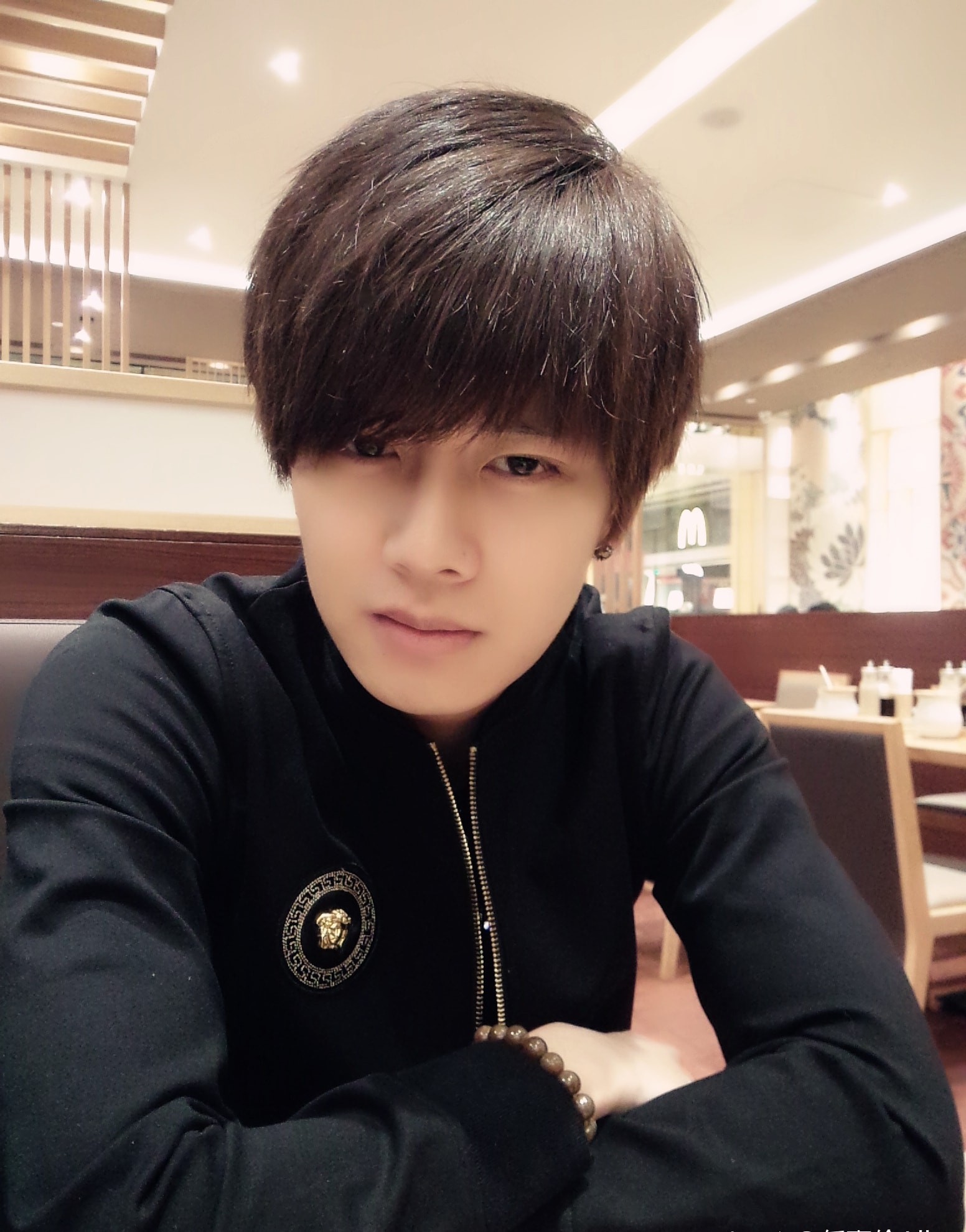http://www.119127.cn/pics/star/pic/7b59026a244ffc6b4e9d2c26ea1d1c15.jpg