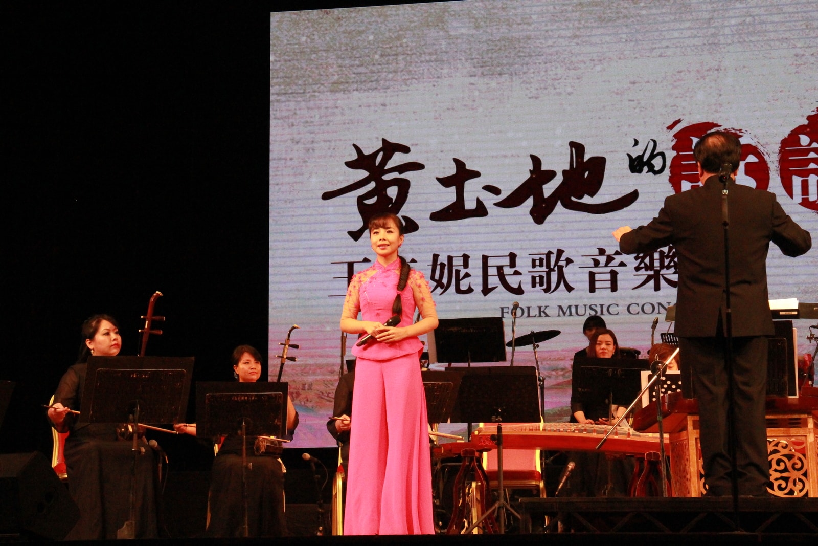 http://www.119127.cn/pics/star/pic/7beb/14340389eda741bcc9042da59cce.jpg