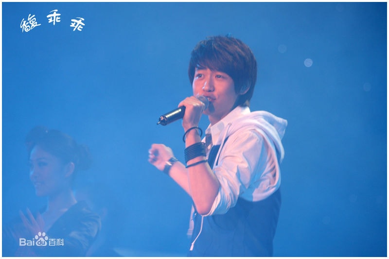http://www.119127.cn/pics/star/pic/822970aa4f3e38483211539989ccc26a.jpg