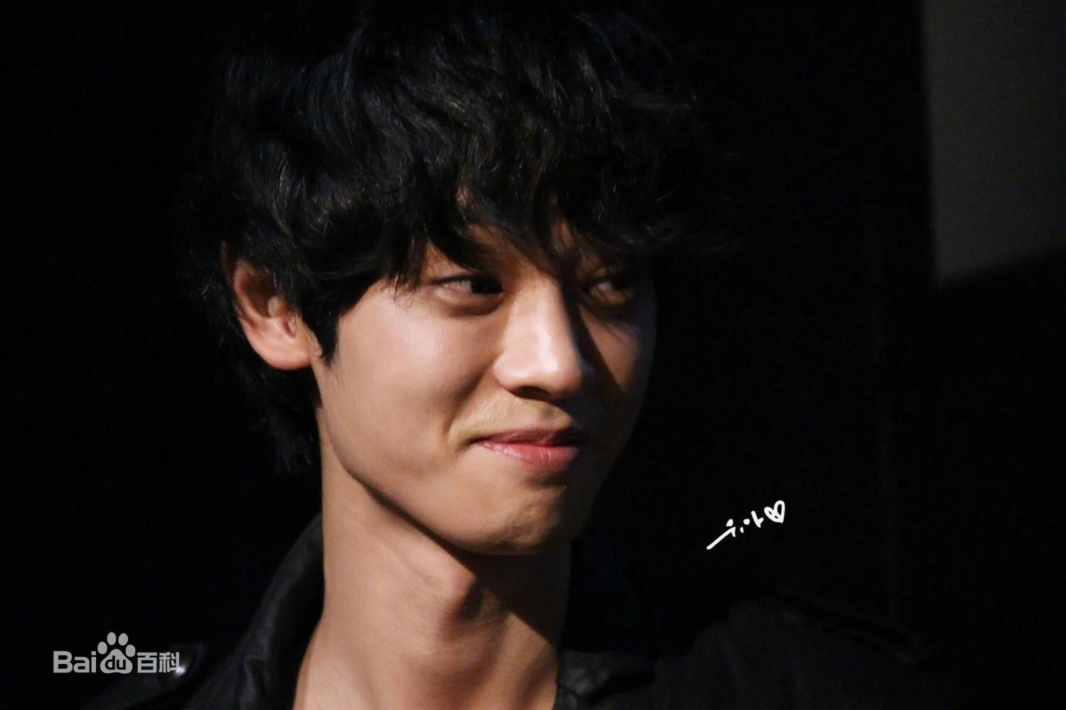 http://www.119127.cn/pics/star/pic/83540d21b18bf01617a078c65b2b52ec.jpg