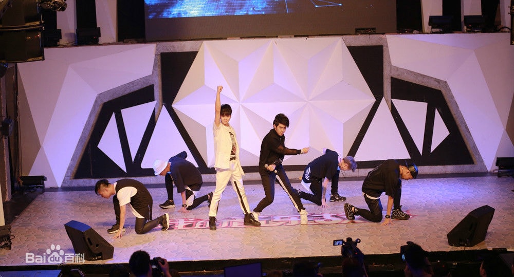 http://www.119127.cn/pics/star/pic/845ff53467bf9054fade202c948f33c2.jpg