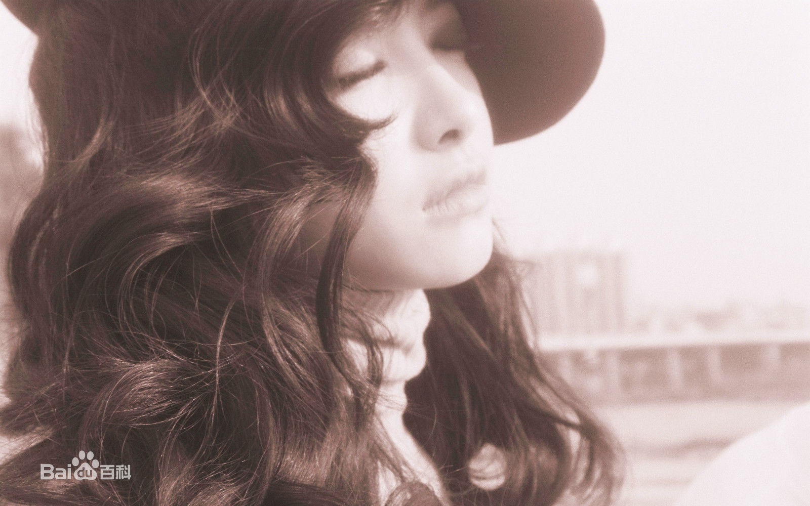 http://www.119127.cn/pics/star/pic/854389212e7928a4882617c8d969bab0.jpg