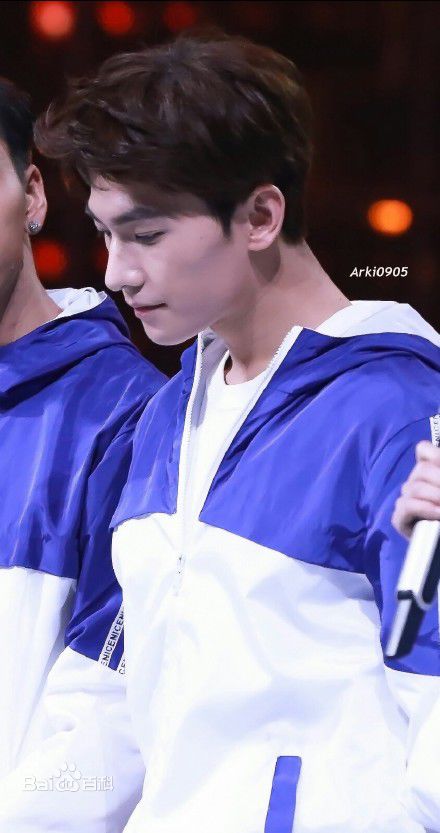 http://www.119127.cn/pics/star/pic/86d3588acff44b4559c77fdea7ea30d5.jpg