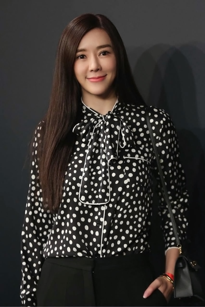 http://www.119127.cn/pics/star/pic/8c09ffd722f0c0530534abb182fffcd0.jpg