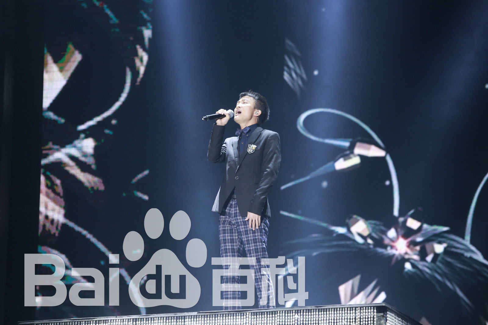 http://www.119127.cn/pics/star/pic/8fef3a5decbd9906328a113fd11deffa.jpg
