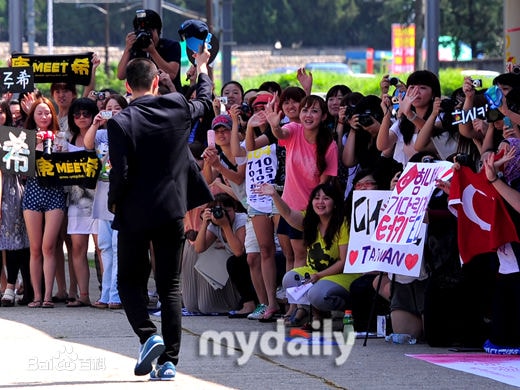 http://www.119127.cn/pics/star/pic/92f6c9a56574a725bf1cf16df5137436.jpg