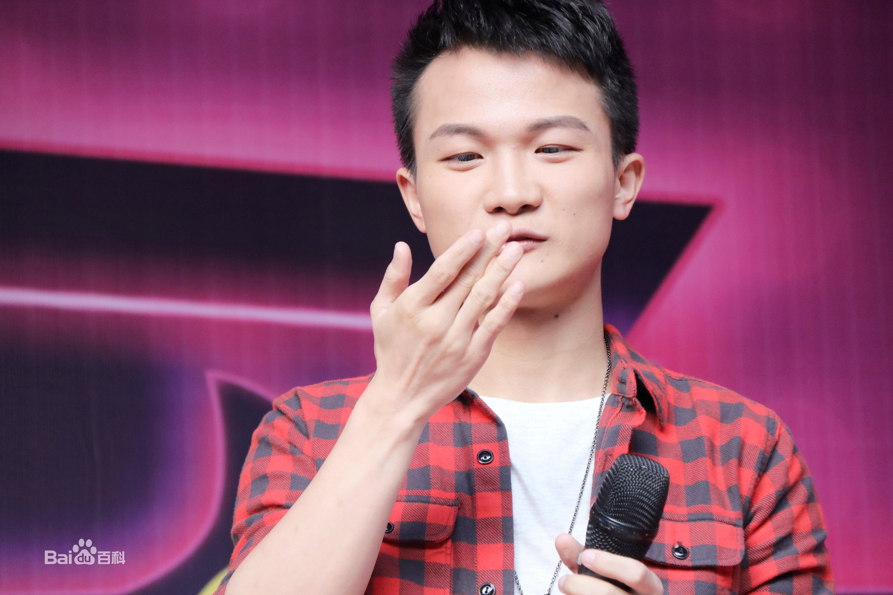 http://www.119127.cn/pics/star/pic/98a85180b853b232608e9252c0b59f8e.jpg