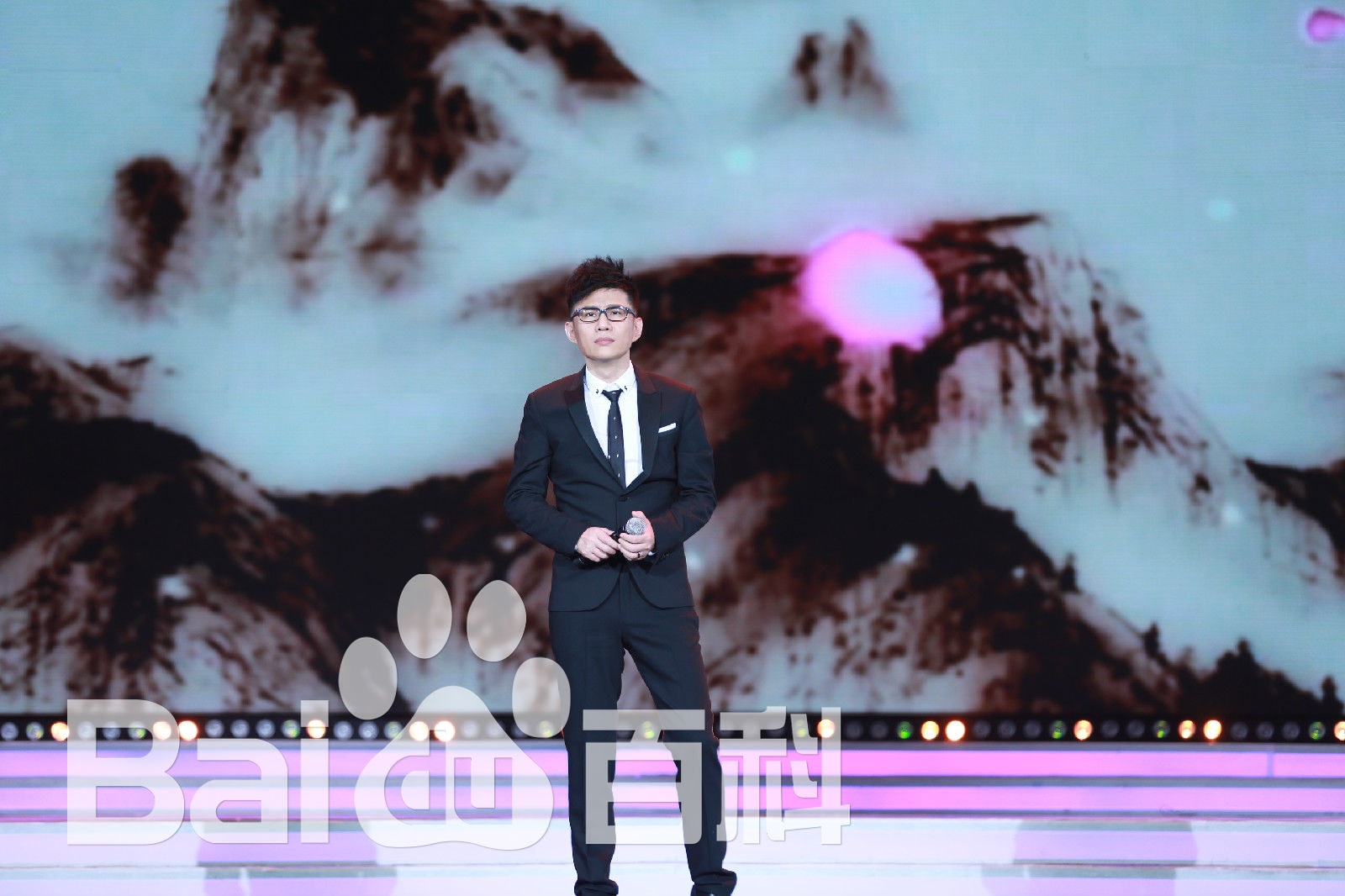 http://www.119127.cn/pics/star/pic/9bf8b8a9076ba624879403e236703919.jpg
