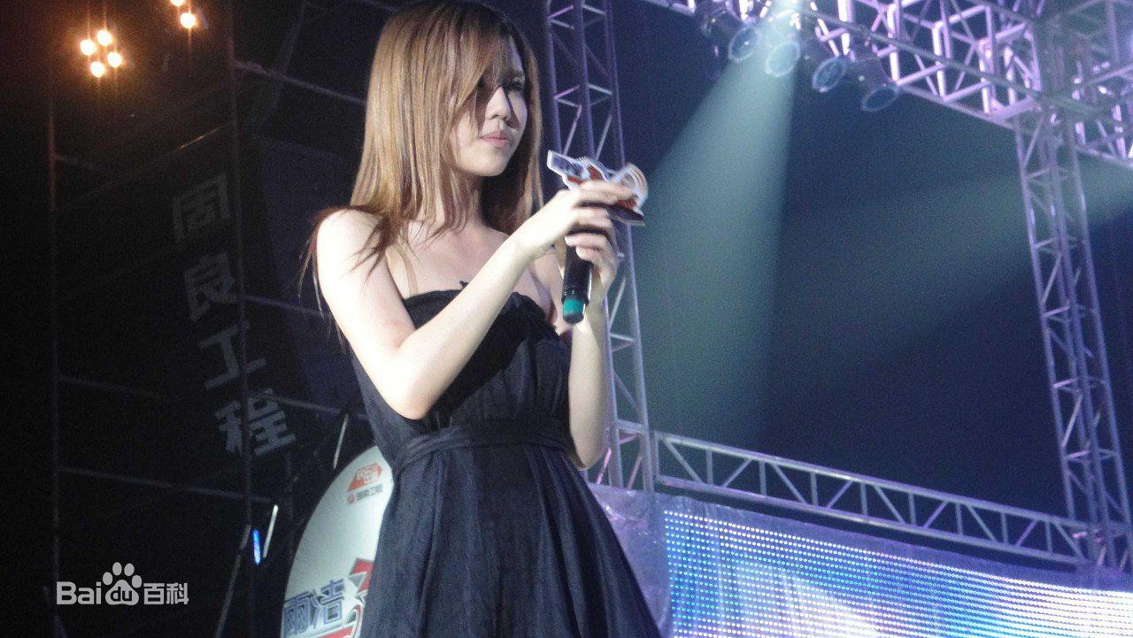 http://www.119127.cn/pics/star/pic/9ed74eafad1d15e9e9dd5c58b8ee9ae5.jpg