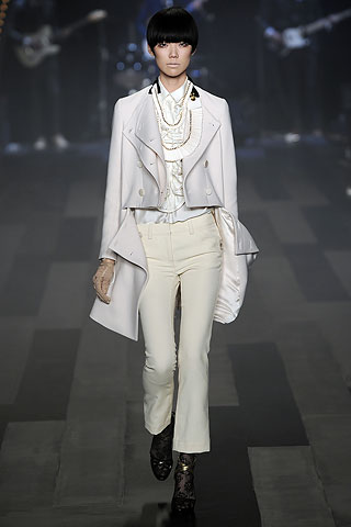 http://www.119127.cn/pics/star/pic/9f41/5ab2d2efe75ec6fa3e7376c30bf5.jpg