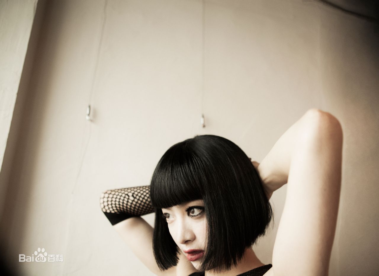 http://www.119127.cn/pics/star/pic/9f81ff12a95e32356f2d897a6c6c2381.jpg