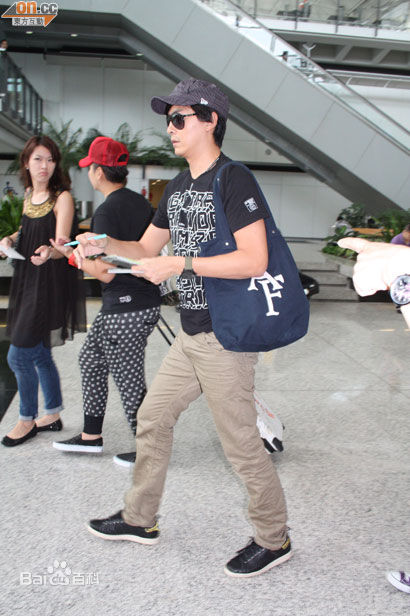 http://www.119127.cn/pics/star/pic/a6aec42c64a9a96cfb57cfb46faba5a0.jpg