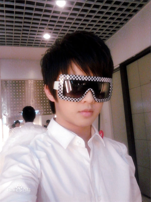 http://www.119127.cn/pics/star/pic/a81f4ea4a6c1e301c89038fb5f800273.jpg