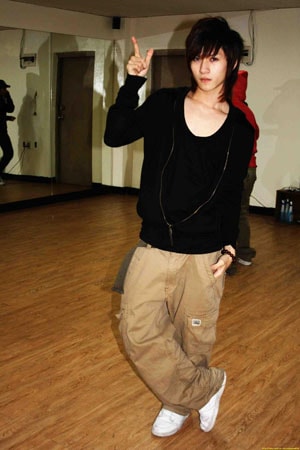 http://www.119127.cn/pics/star/pic/a8eb/beccf11e9dbf8d2088cc7f26c753.jpg