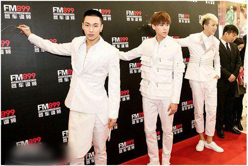 http://www.119127.cn/pics/star/pic/a98dbf886bd9191d8f481702b13c738b.jpg