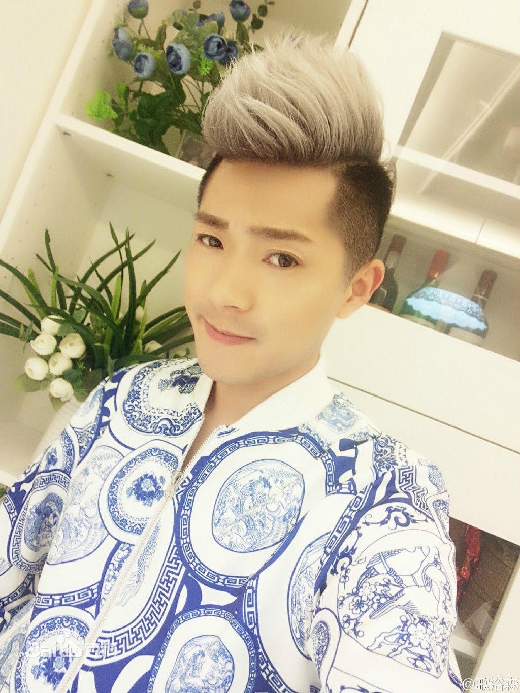http://www.119127.cn/pics/star/pic/af48f6d0df3fe4a1ea59d264b4aa2684.jpg