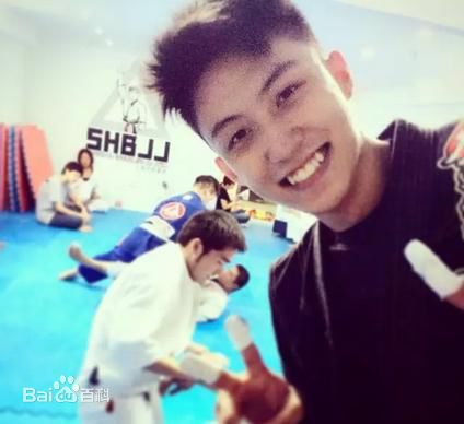 http://www.119127.cn/pics/star/pic/b15256c7416d4778aec7aa800216376f.jpg