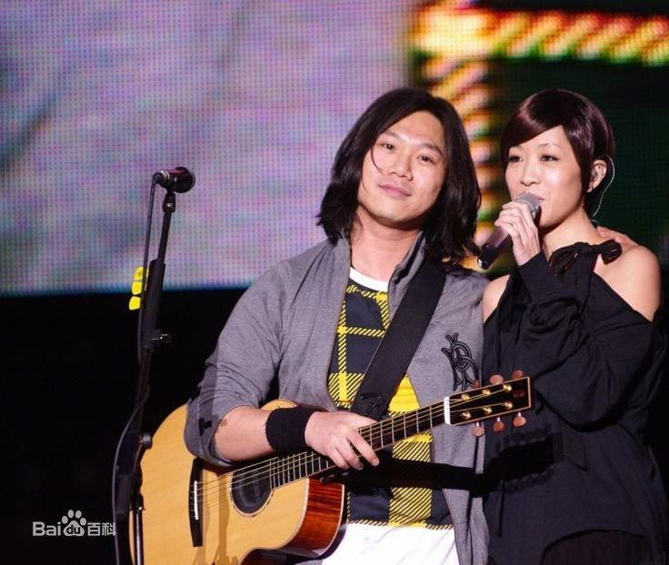 http://www.119127.cn/pics/star/pic/b2a25efaa281c7519579409eebd47dcf.jpg
