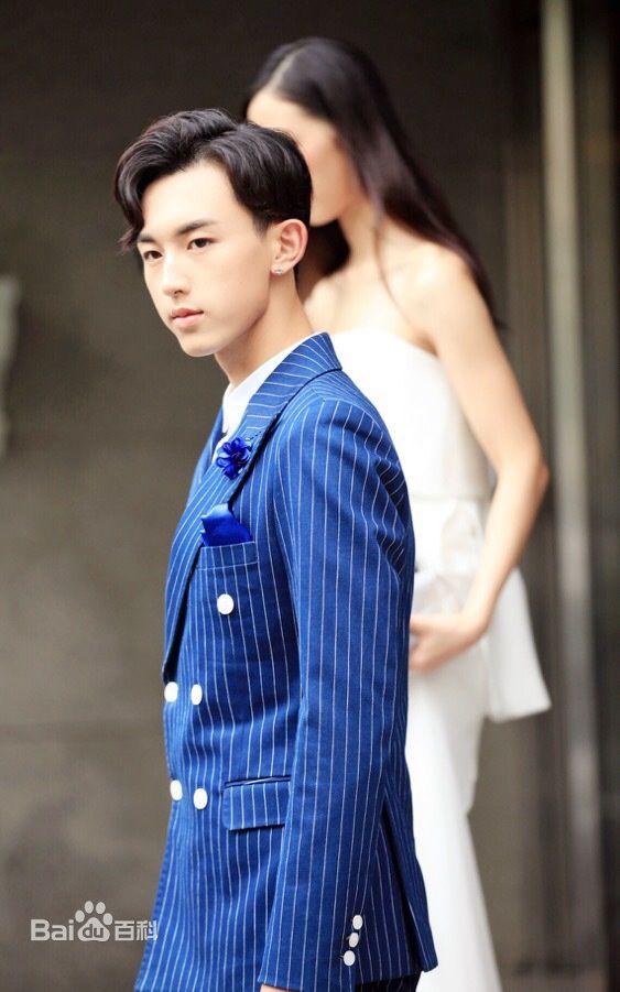http://www.119127.cn/pics/star/pic/b2bfa5cf78c0788bec4f203165501677.jpg