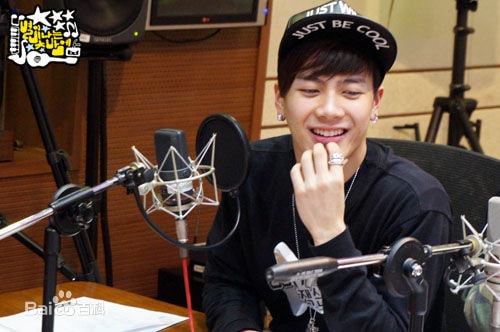 http://www.119127.cn/pics/star/pic/b2c7730e27a96b1d444234cfe70d575c.jpg