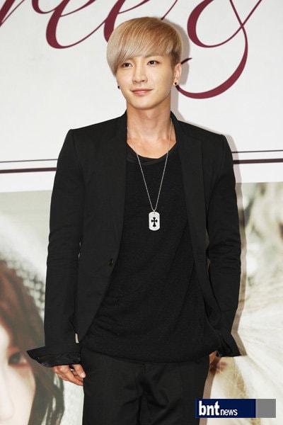 http://www.119127.cn/pics/star/pic/b3a4e38412d48b486618a26c89836742.jpg
