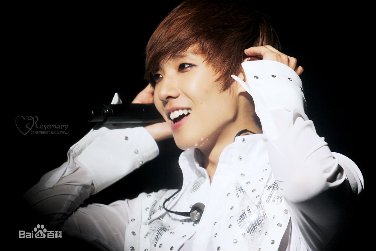 http://www.119127.cn/pics/star/pic/b44bd1b95734011291cf52ffcbb43609.jpg