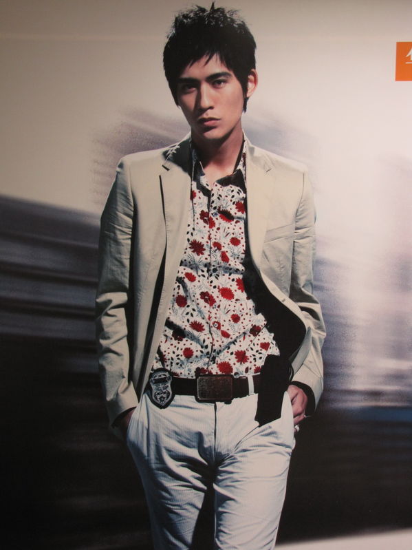 http://www.119127.cn/pics/star/pic/b5315d8cdccfc96a3680e196c1996ce4.jpg