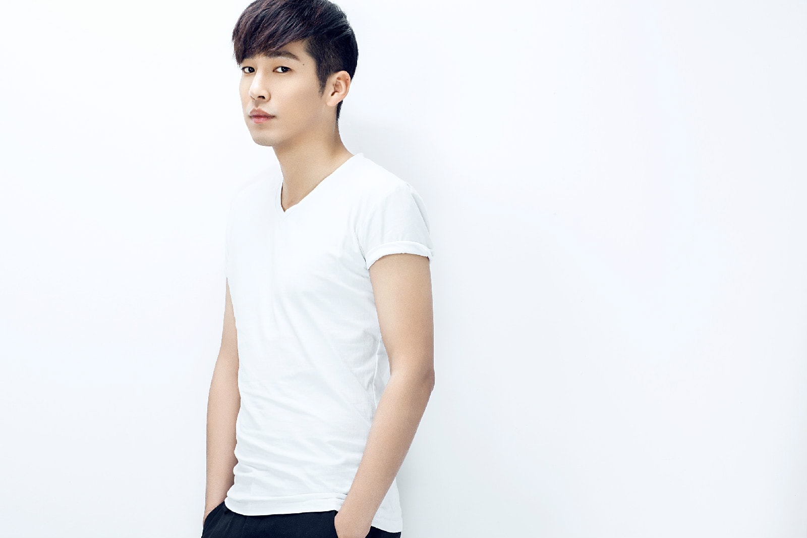 http://www.119127.cn/pics/star/pic/b5897de0aa284314a456fe9bfde86d49.jpg