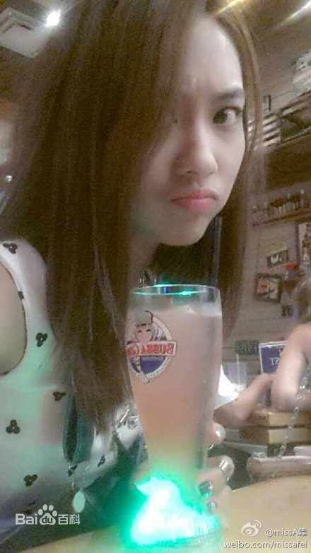 http://www.119127.cn/pics/star/pic/b662c642424388b968bf83c6b3eb1f37.jpg