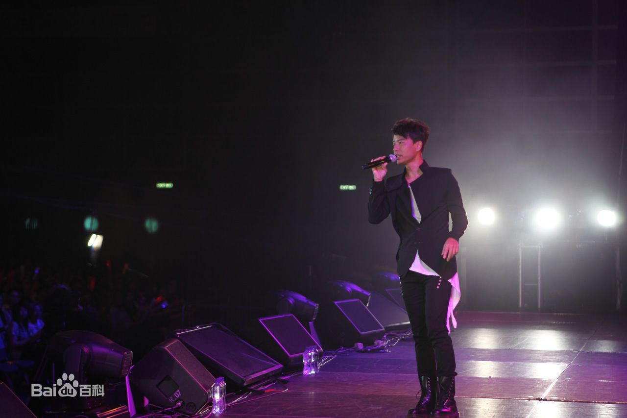 http://www.119127.cn/pics/star/pic/b91b267efa0acc5eb8edae5ac5e6ea15.jpg