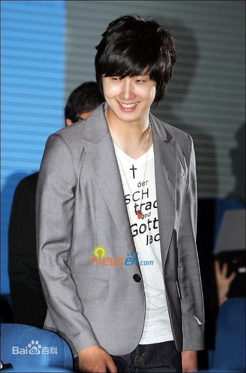 http://www.119127.cn/pics/star/pic/beeab7884f8ee939a6fd77a10b384dce.jpg