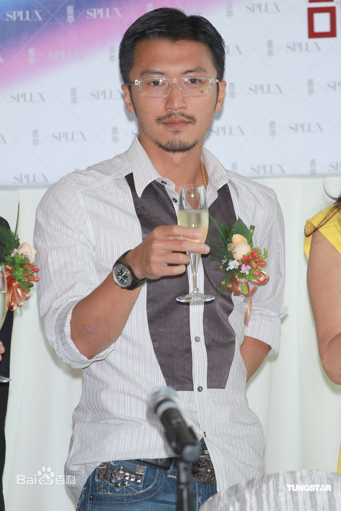 http://www.119127.cn/pics/star/pic/c0ebe5175ea7465e602d738787440715.jpg