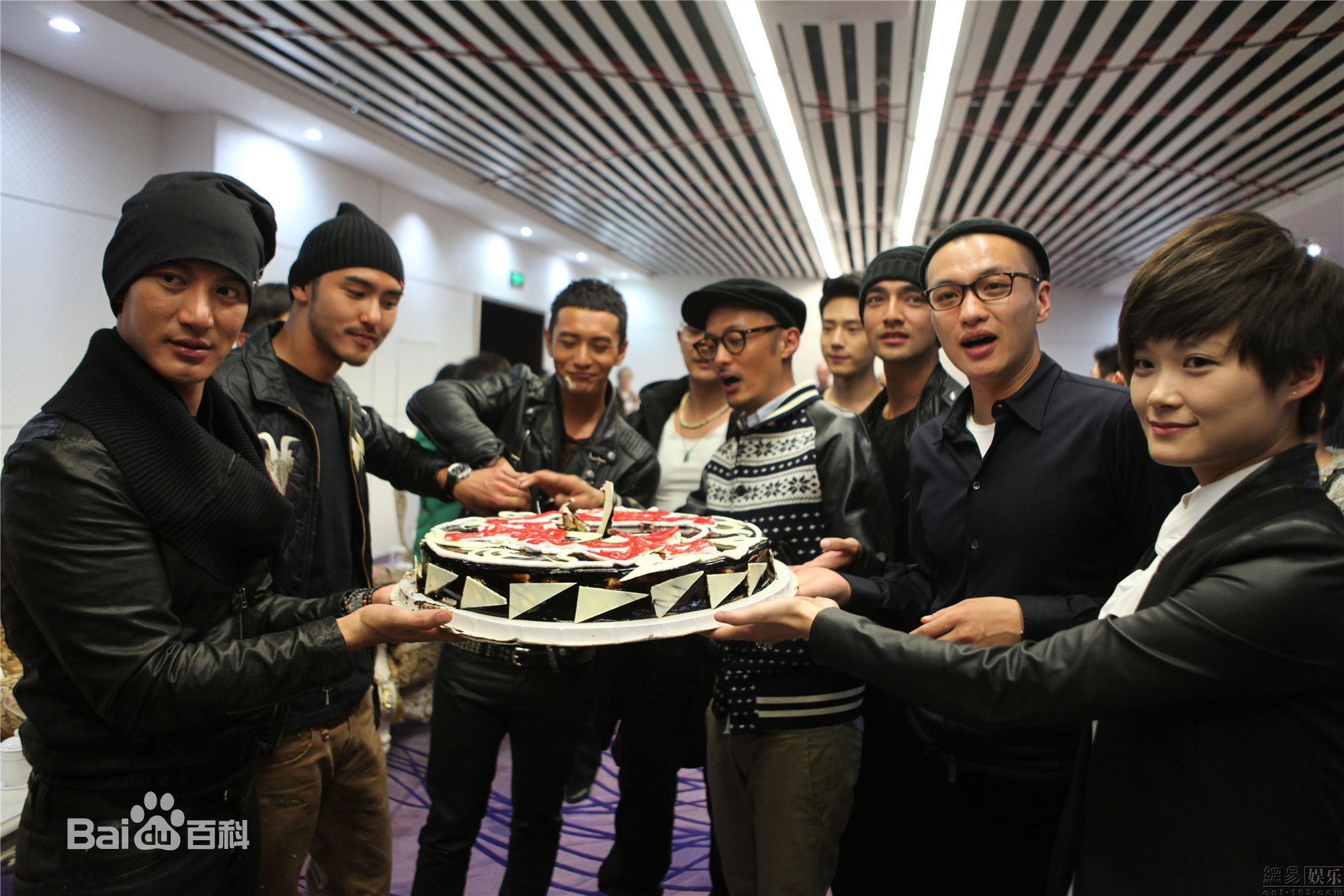 http://www.119127.cn/pics/star/pic/c22b9381c84cc2150ee6bef2c7e51ced.jpg