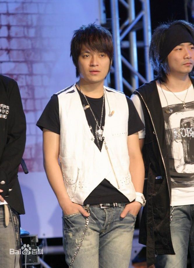http://www.119127.cn/pics/star/pic/c4c6dcdae8f85f479432b983c4ed07fa.jpg